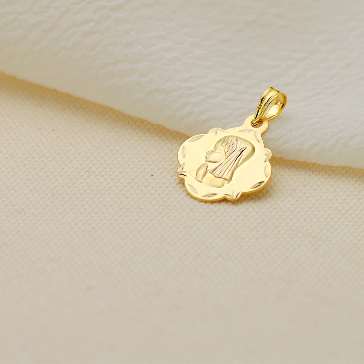 9K MEDALLA ORO AMARILLO VIRGEN NIÑA PERFIL PANDERETA TALLADA 19X16 MM