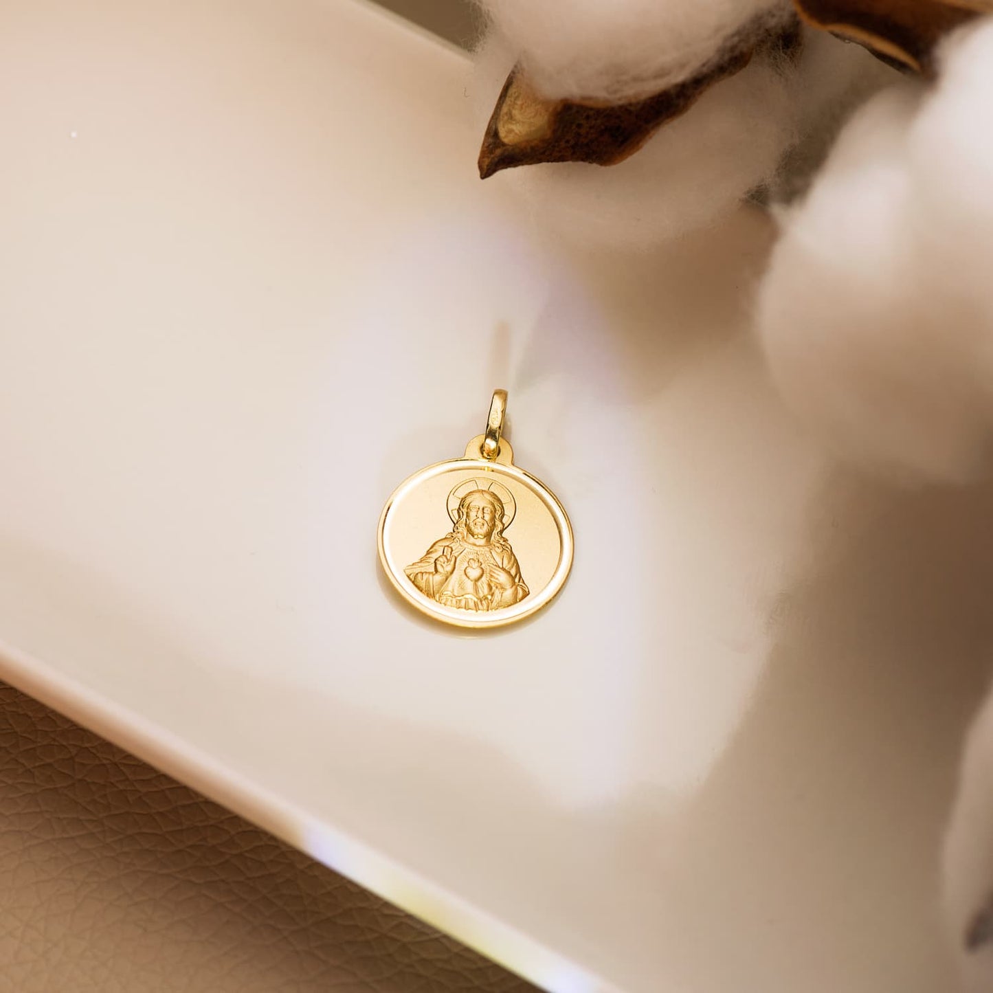 18K MEDALLA ORO AMARILLO CRISTO SAGRADO CORAZON DE JESUS BISEL 18 MM