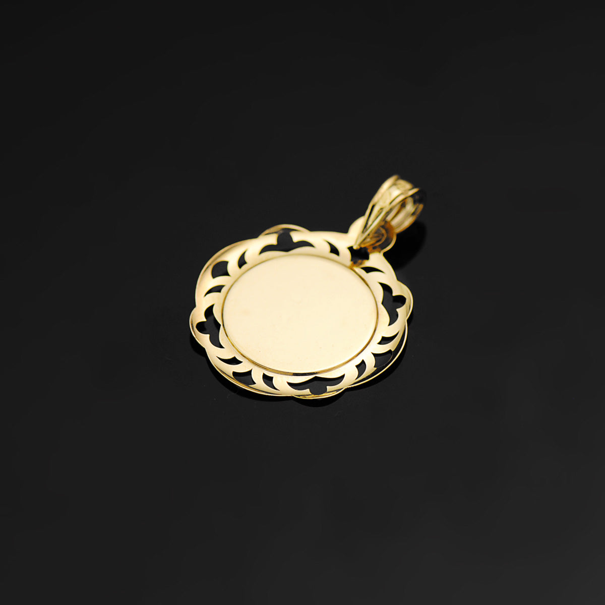 18K MEDALLA ORO AMARILLO VIRGEN NIÑA ESMALTE BLANCO Y CERCO CALADO EN BRILLO 20X18 MM